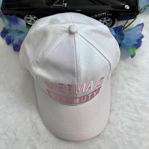 Isa & Stef NWOT Baseball Cap Women OS - Picture 2 of 12